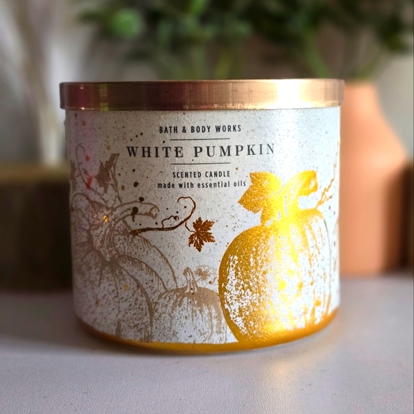 White Pumpkin 3 Wick Candle by Bath and Body Works - Picture 1 of 2